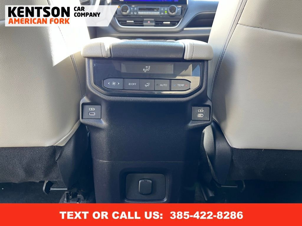 Used 2025 Toyota Grand Highlander AWD image 24