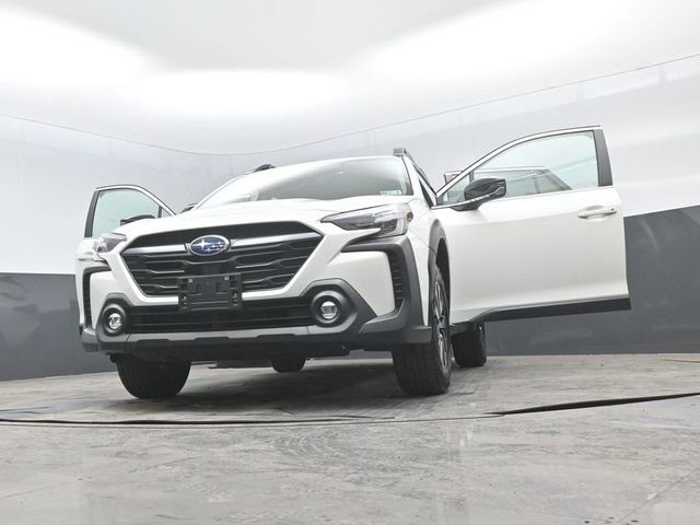 Used 2025 Subaru Outback Premium image 28