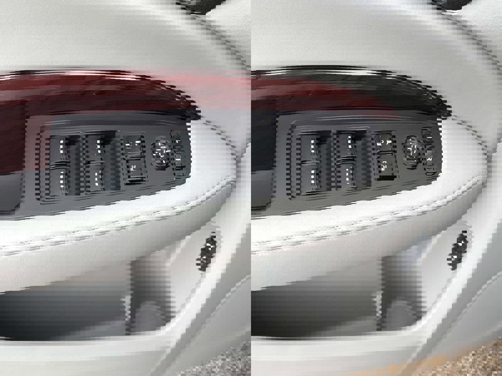 Used 2015 Acura MDX SH-AWD w/ Advance Package image 17