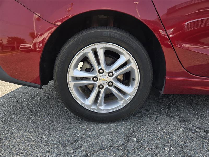 Used 2018 Chevrolet Cruze LT w/ Convenience Package image 11