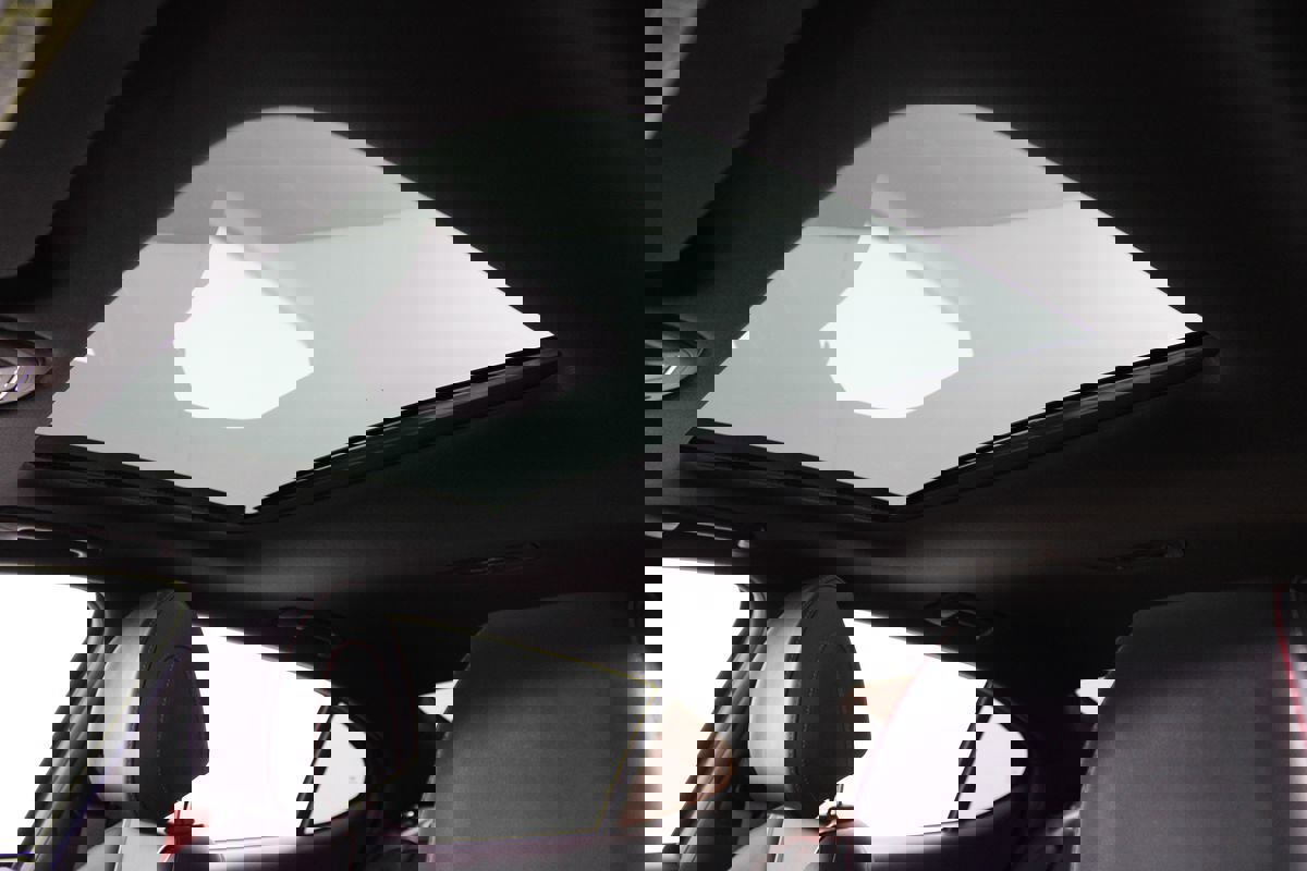 Used 2023 Genesis G70 2.0T w/ Sport Prestige Package image 9