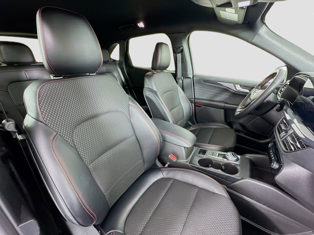 Used 2025 Ford Escape ST-Line w/ Tech Pack #1 image 30
