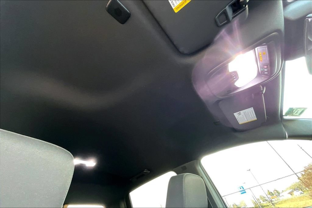 Used 2023 Chevrolet Colorado Trail Boss AWD/4WD image 15