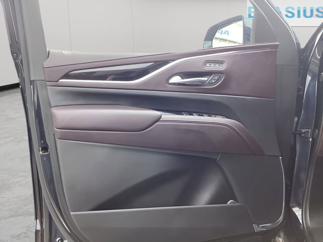 Used 2023 Cadillac Escalade ESV Sport Platinum w/ LPO, ONYX Package image 15