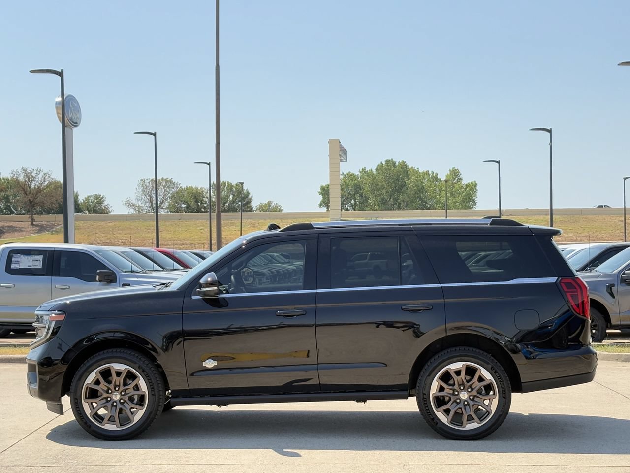 New 2027 Ford Expedition King Ranch RWD image 3