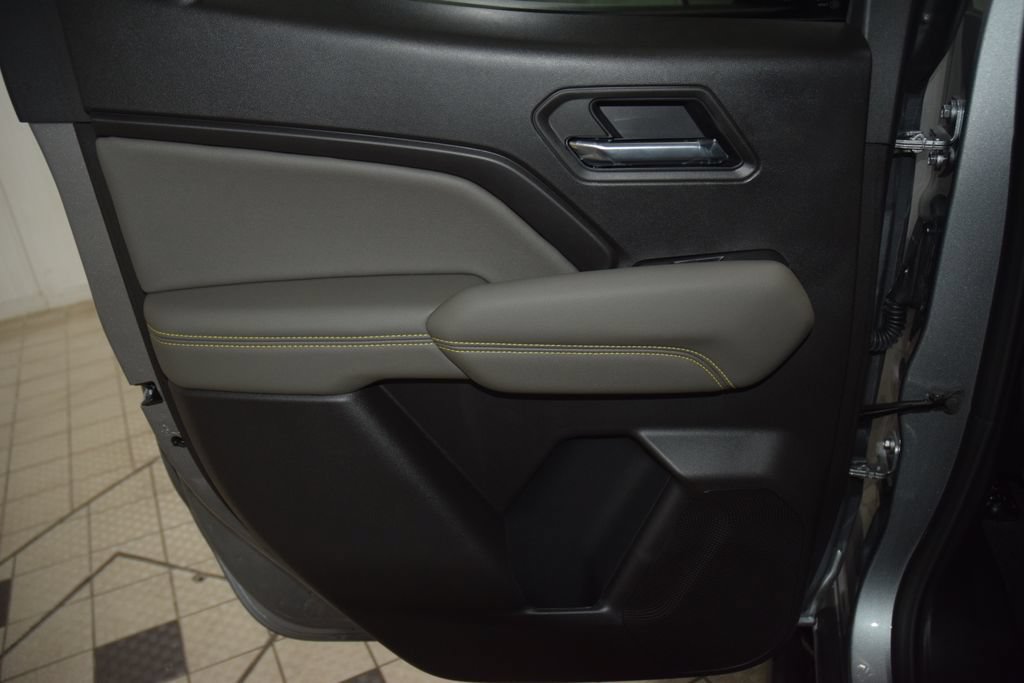 New 2026 Chevrolet Colorado ZR2 w/ Technology Package AWD/4WD image 50