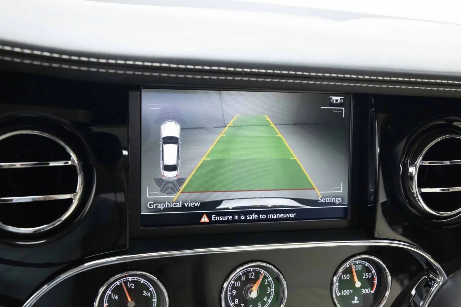 Used 2014 Bentley Mulsanne RWD image 26