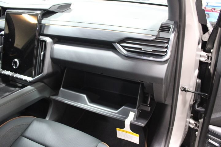 New 2026 GMC Acadia AT4 w/ Super Cruise Package image 27