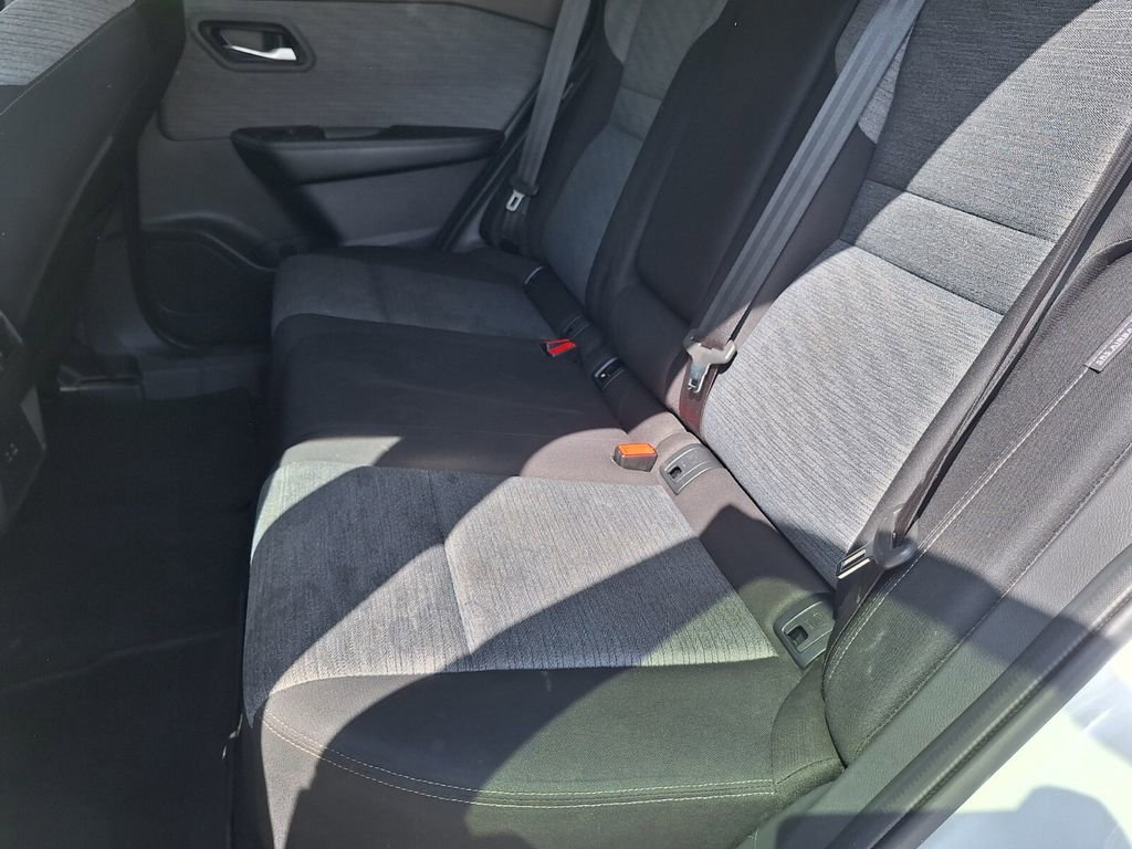 Used 2023 Nissan Rogue SV image 22
