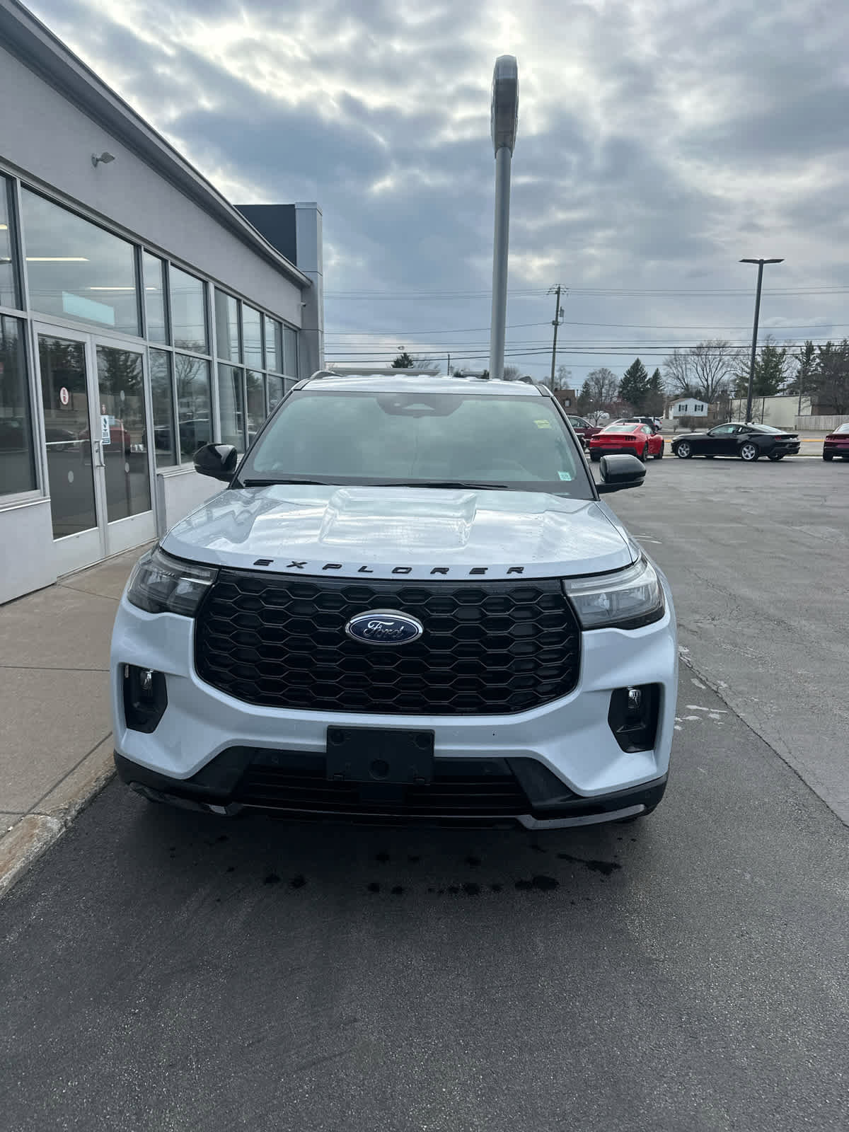 New 2026 Ford Explorer ST-Line w/ ST-Line Street Pack image 5