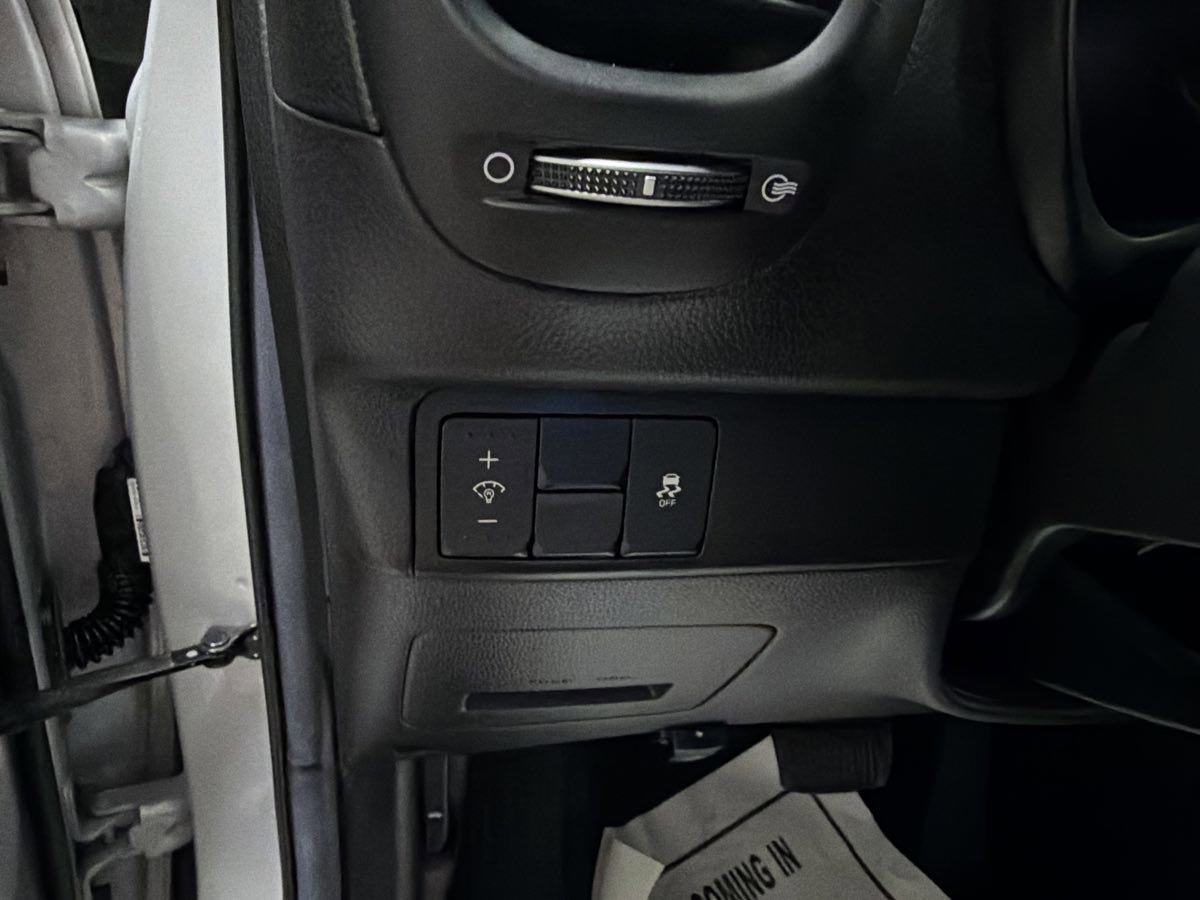 Used 2016 Kia Soul ! FWD image 15