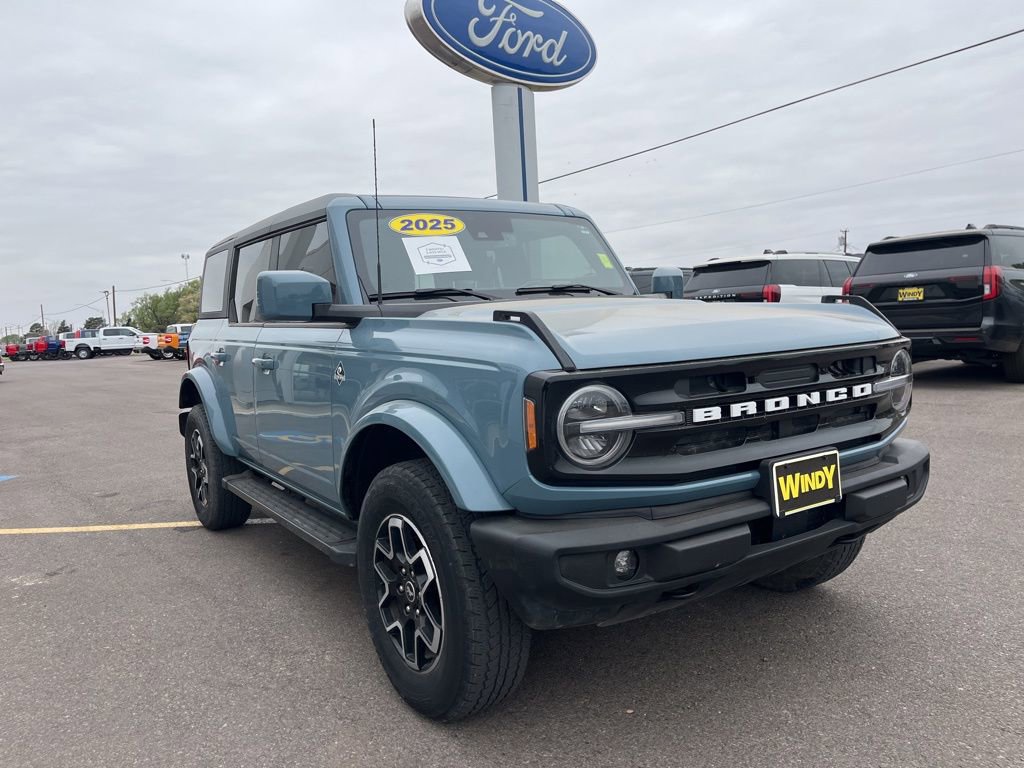 Used 2023 Ford Bronco Outer Banks image 4