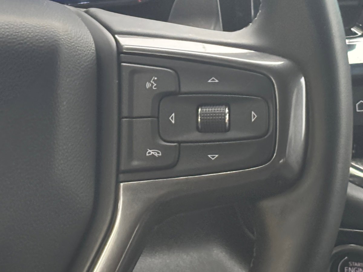 Used 2023 Chevrolet Silverado 1500 ZR2 w/ Technology Package image 13