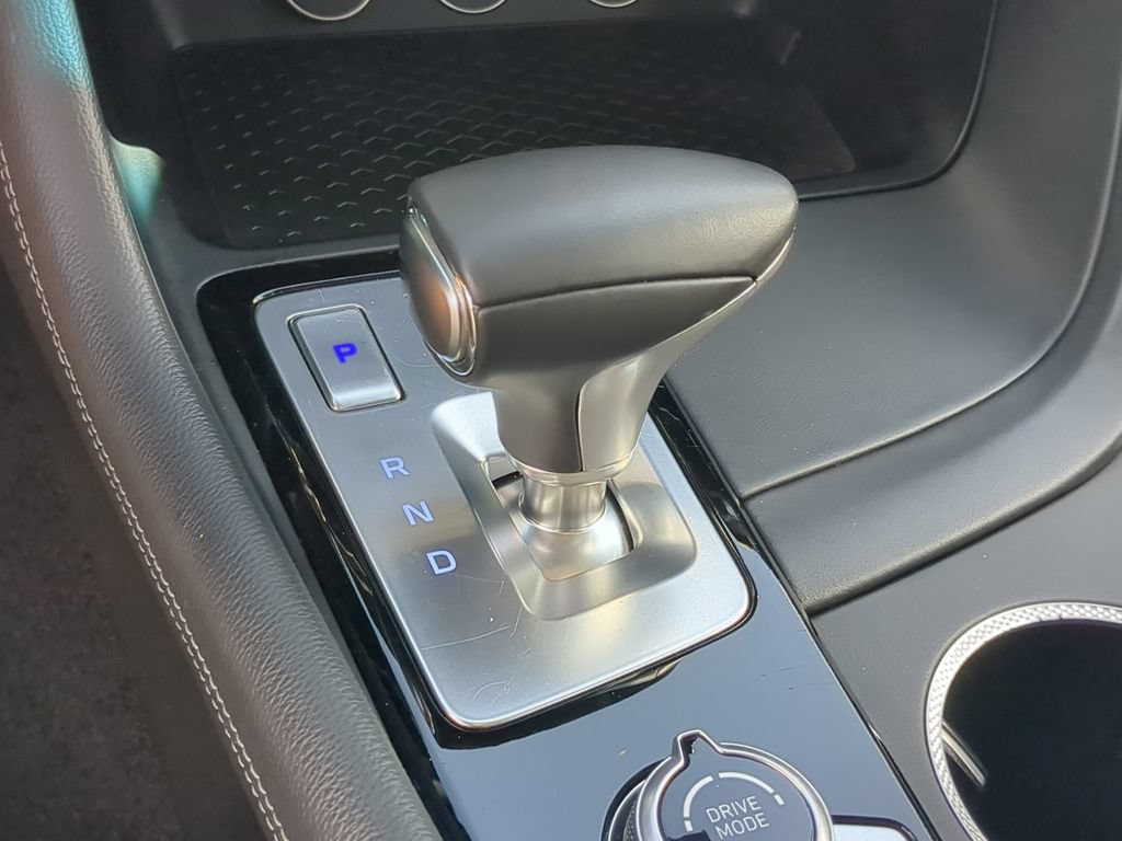 Used 2025 Genesis G70 2.5T RWD image 25