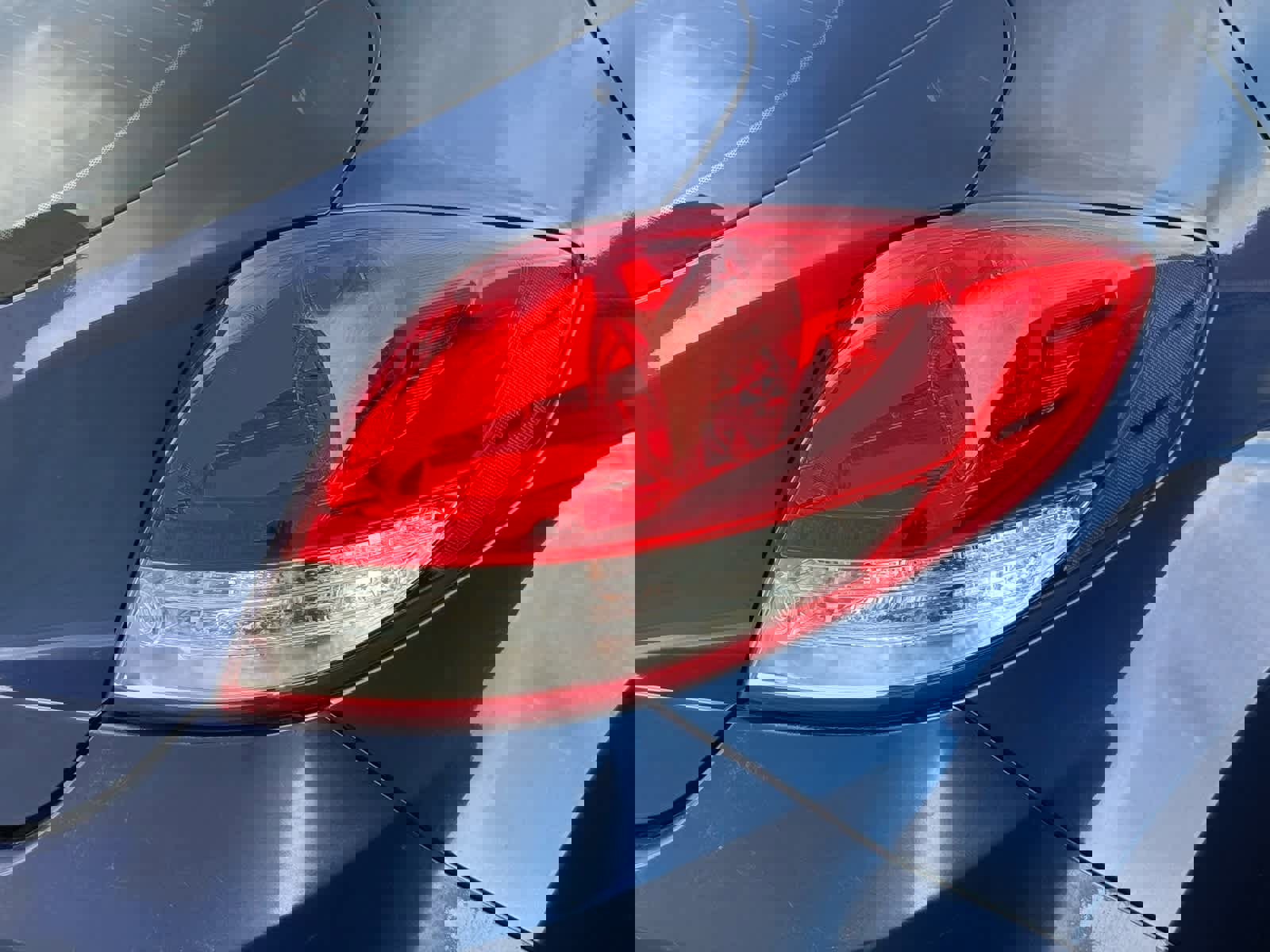 Used 2017 Hyundai Veloster Value Edition image 17