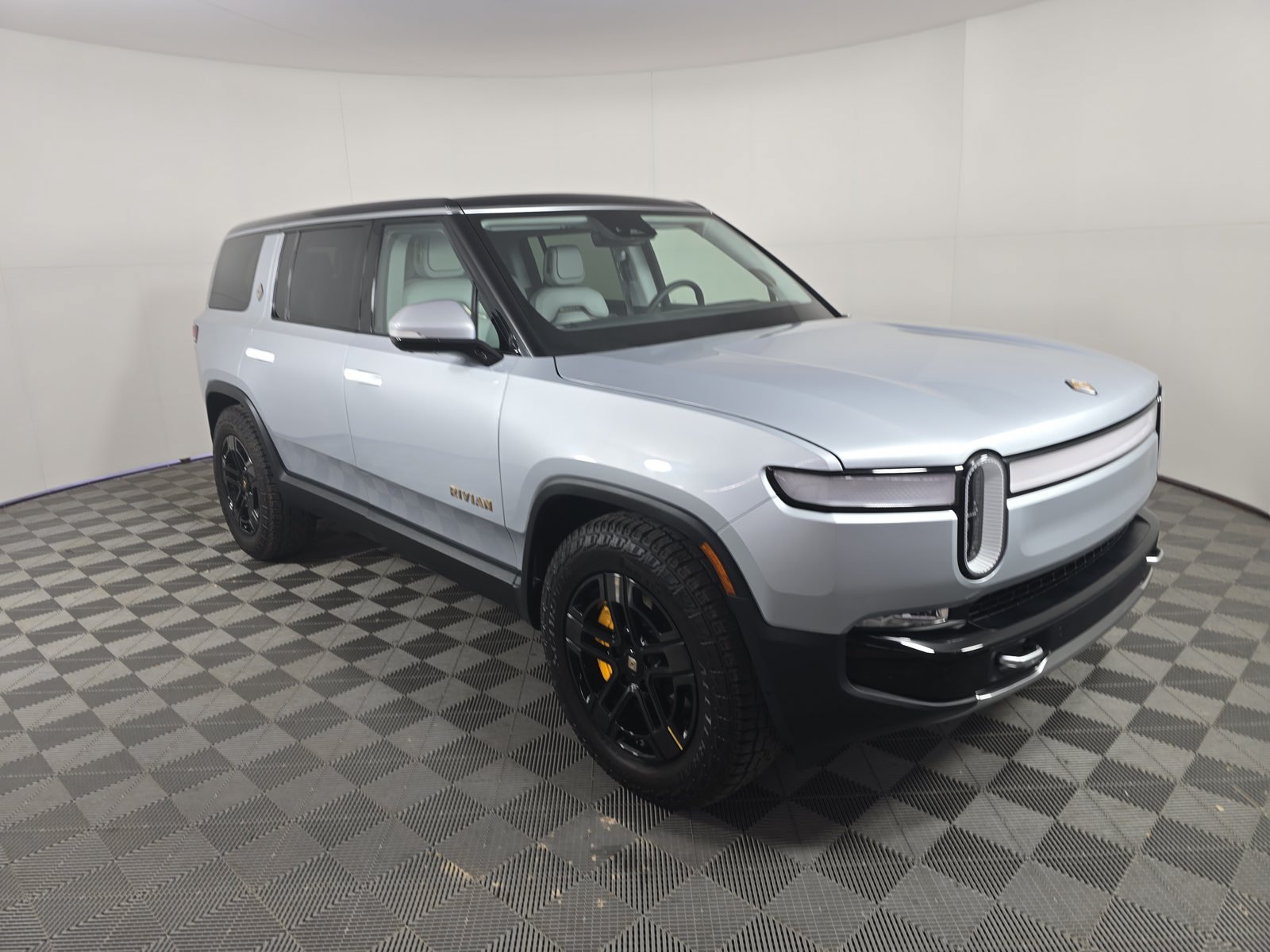 Used 2023 Rivian R1S Adventure Quad AWD/4WD image 7