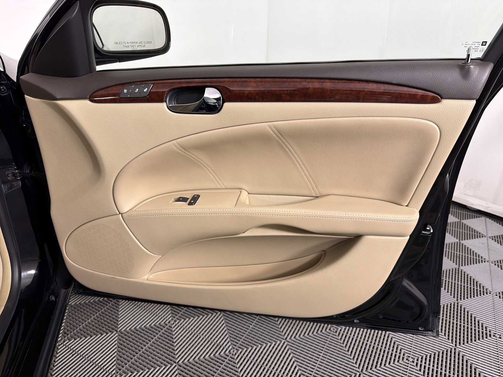 Used 2007 Buick Lucerne CXL w/ Luxury Package FWD image 13