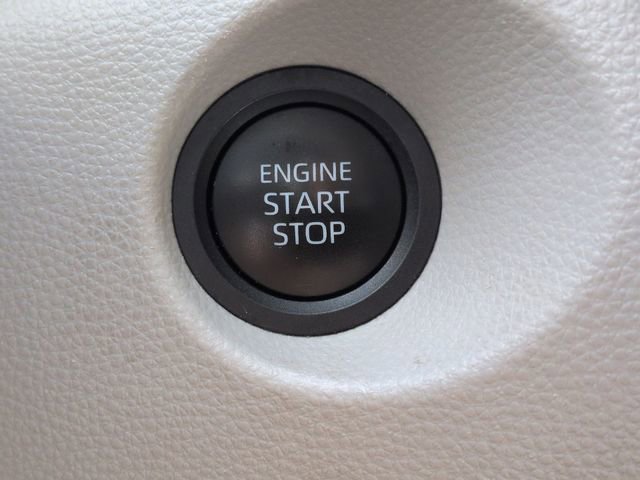 Used 2024 Toyota Corolla Cross LE image 18