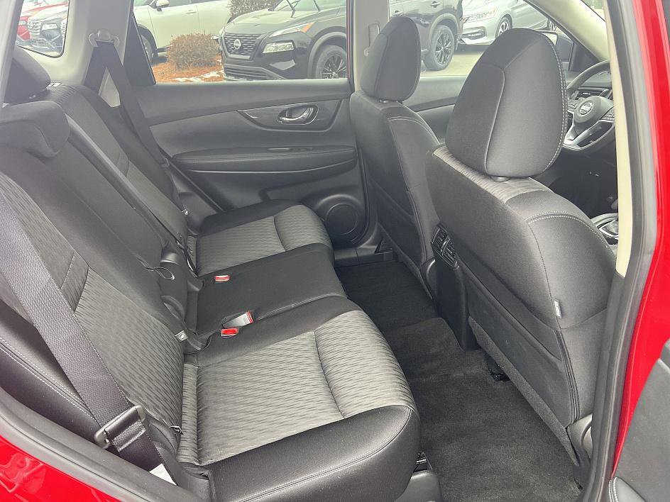 Used 2017 Nissan Rogue S image 16