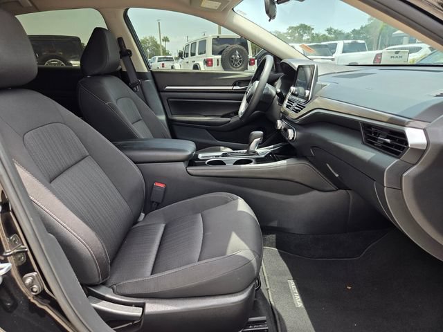Used 2023 Nissan Altima 2.5 SV AWD/4WD image 19