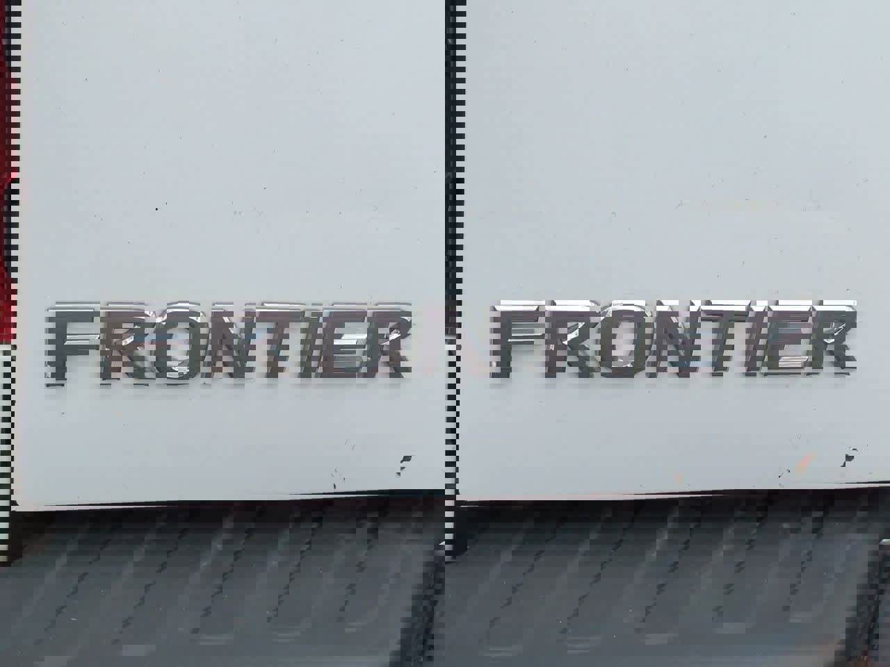 Used 2015 Nissan Frontier SV image 11