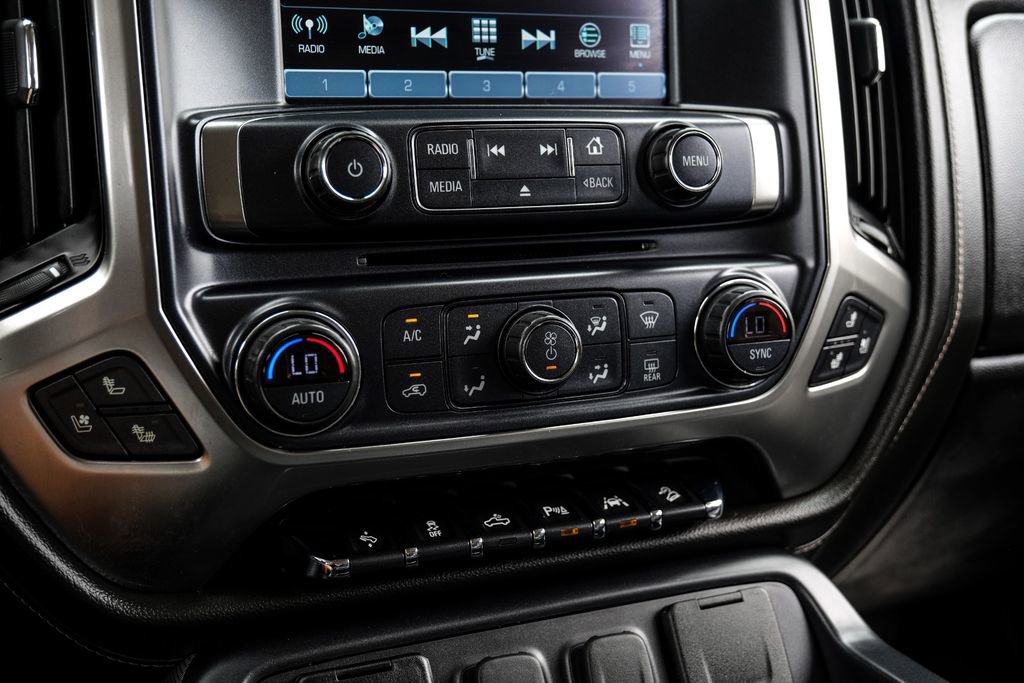 Used 2018 Chevrolet Silverado 1500 LTZ Z71 w/ LTZ Plus Package AWD/4WD image 22