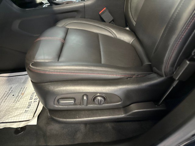 Used 2023 Chevrolet Traverse RS image 16