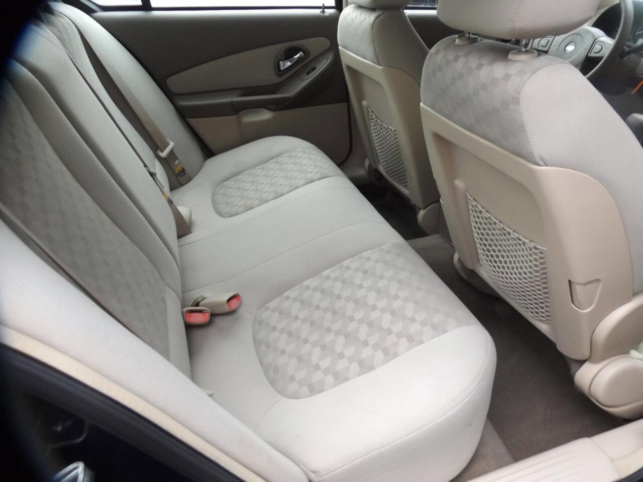 Used 2004 Chevrolet Malibu LS w/ Preferred Equipment Group image 18