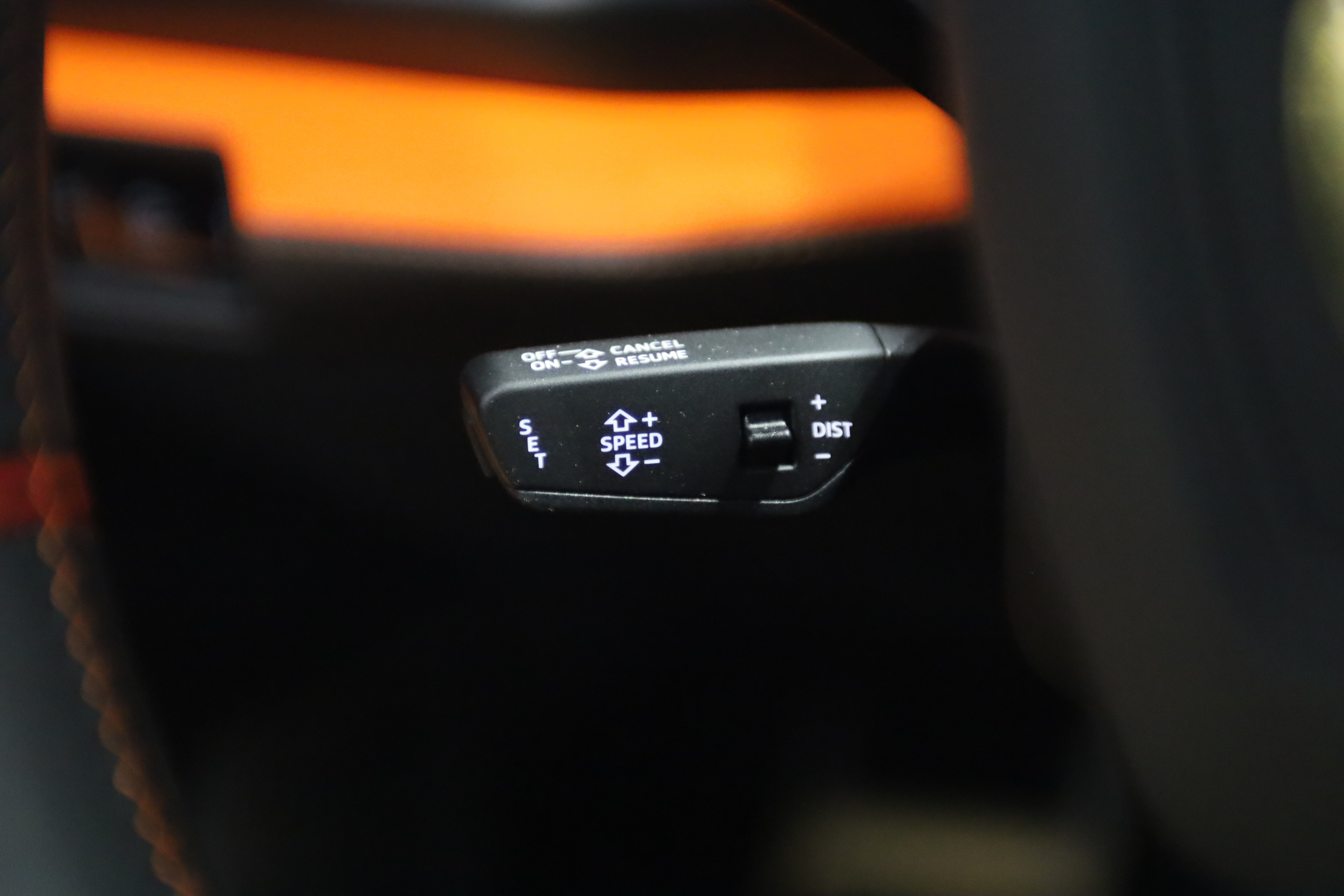 Used 2025 Lamborghini Urus SE AWD/4WD image 19