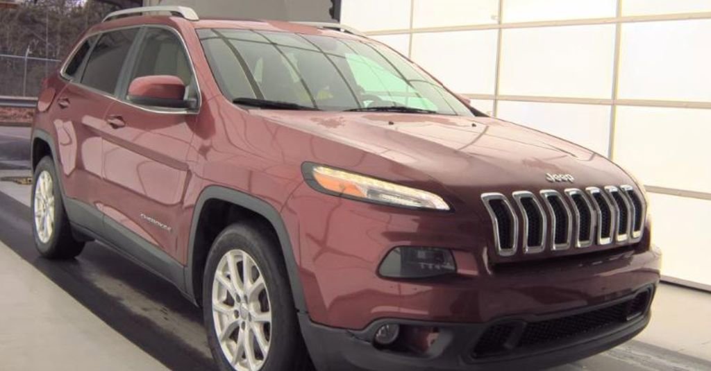 Used 2016 Jeep Cherokee Latitude w/ Comfort/Convenience Group image 2