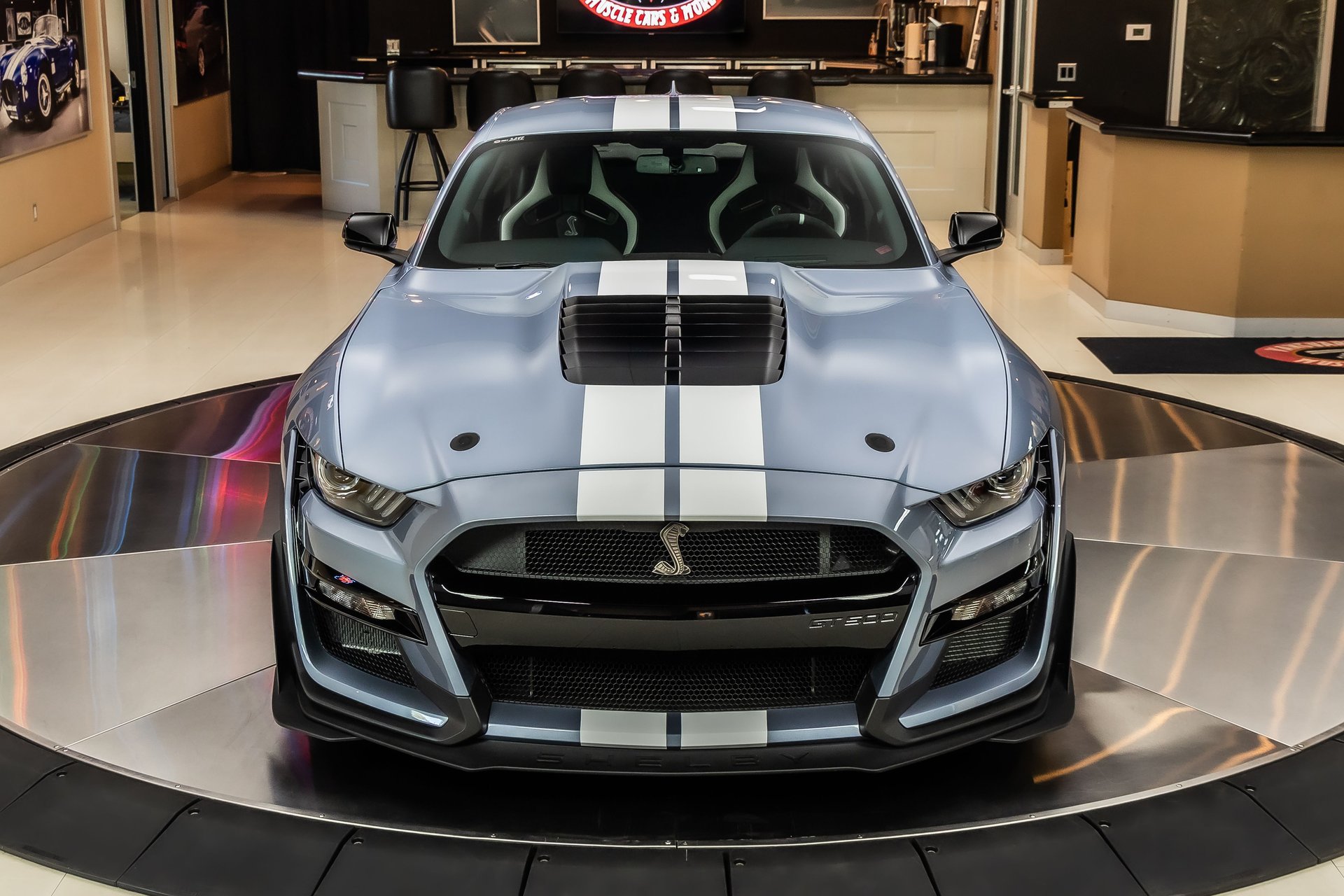 Used 2022 Ford Mustang Shelby GT500 w/ Carbon Fiber Track Pack RWD image 8