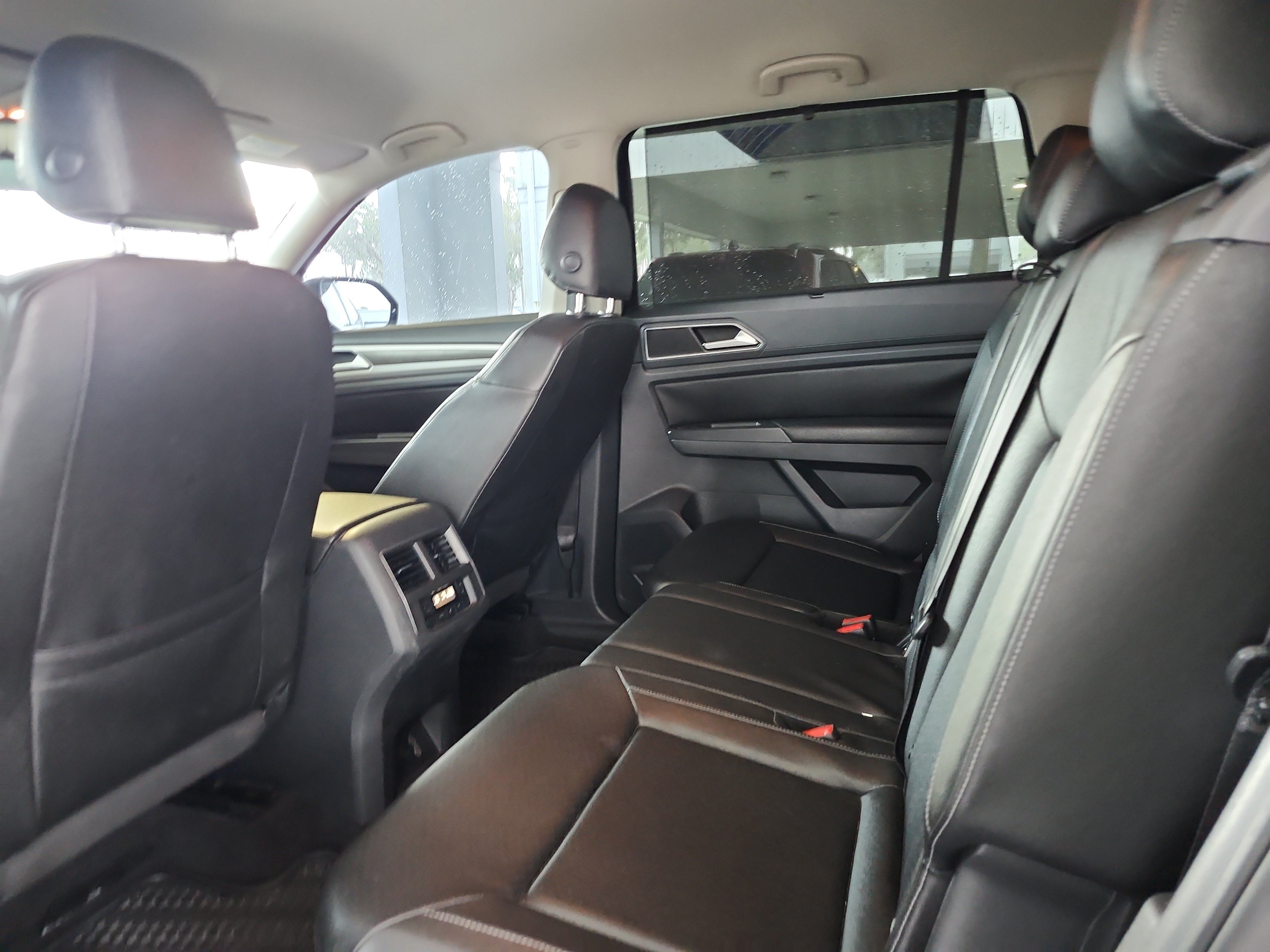 Used 2018 Volkswagen Atlas SE FWD image 19