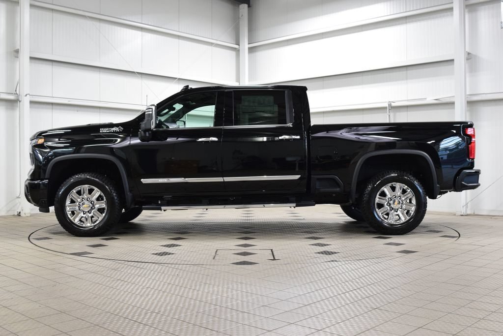 New 2026 Chevrolet Silverado 2500 High Country w/ High Country Premium Package AWD/4WD image 4