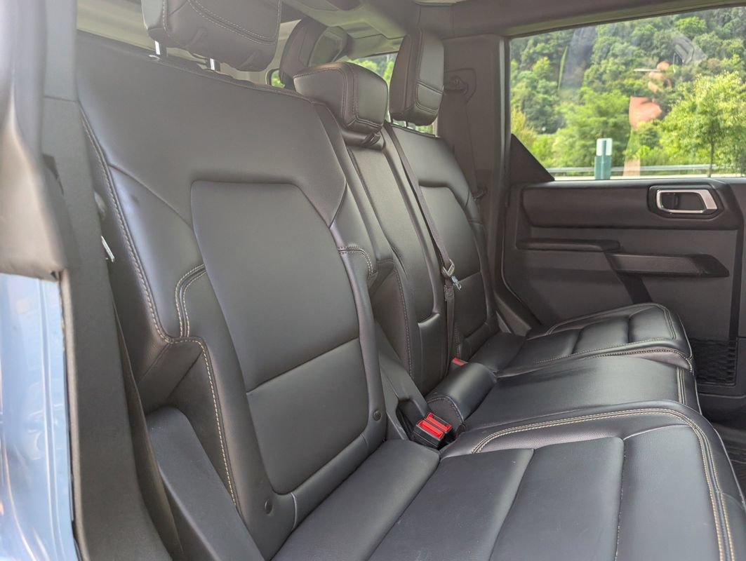 Used 2025 Ford Bronco Badlands AWD/4WD image 40
