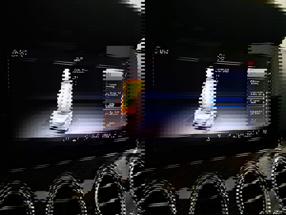 Used 2018 Mercedes-Benz E 400 4MATIC Sedan image 35