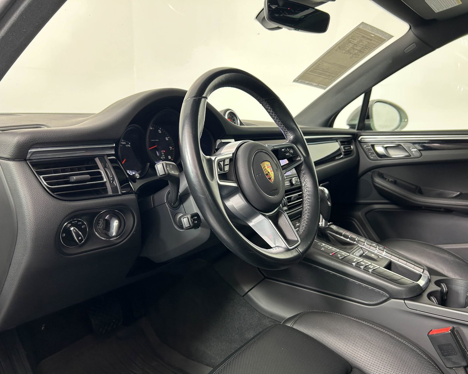 Used 2021 Porsche Macan AWD/4WD image 4
