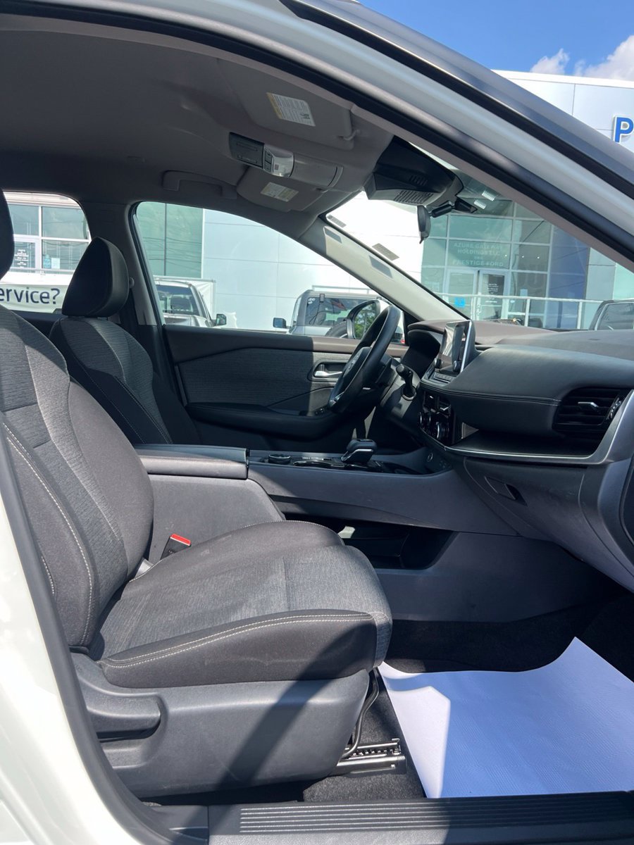 Used 2022 Nissan Rogue SV AWD/4WD image 35
