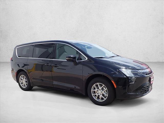 New 2027 Chrysler Pacifica Select FWD image 6