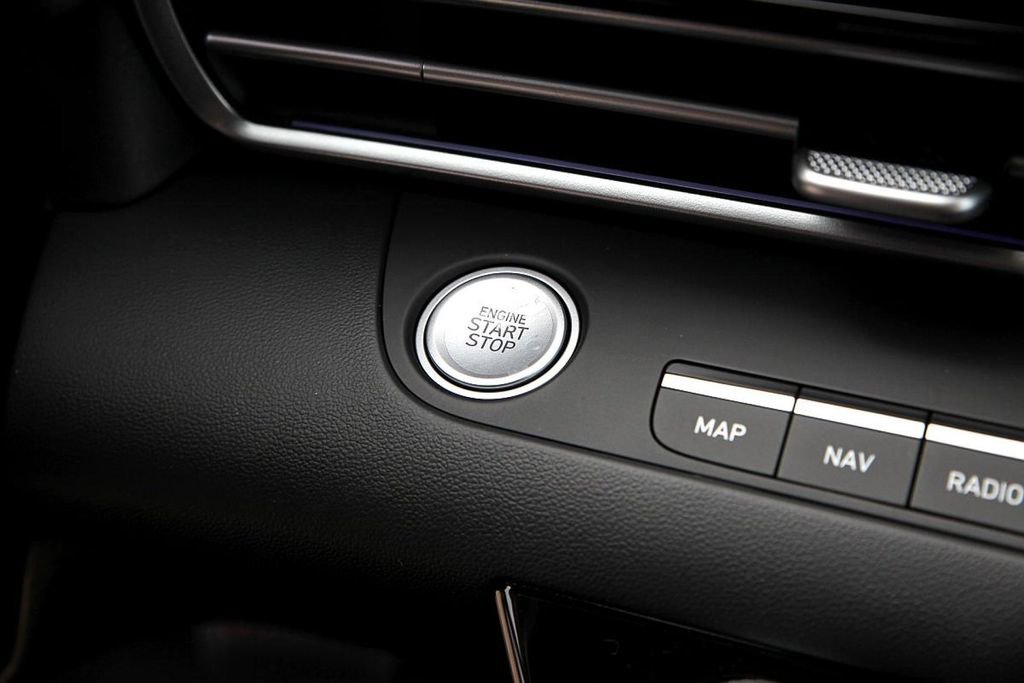 Used 2024 Hyundai Elantra SEL image 19