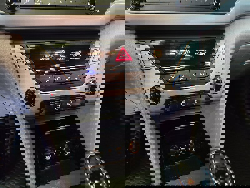 Used 2017 Hyundai Elantra SE image 20