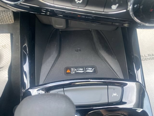 Used 2025 Chevrolet Trax ACTIV w/ Sunroof Package FWD image 14