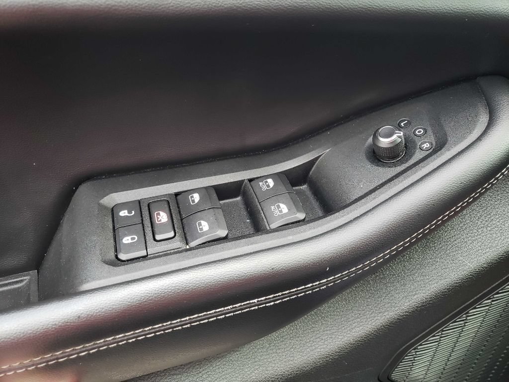 Used 2023 Jeep Grand Cherokee Altitude AWD/4WD image 22