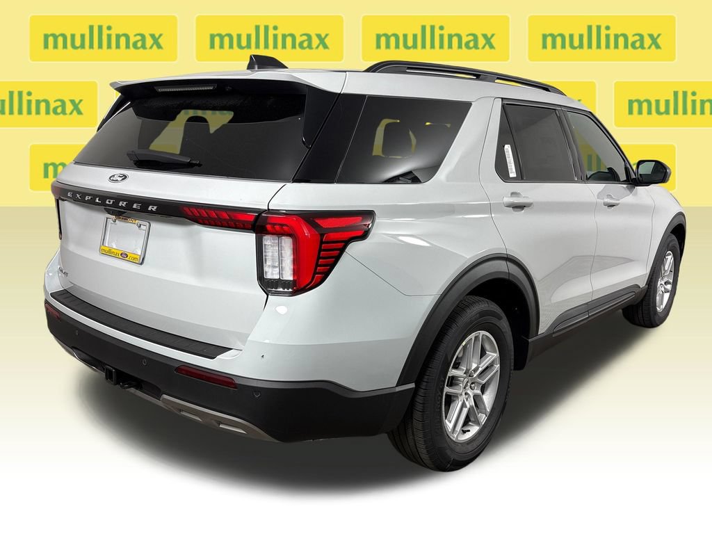 New 2027 Ford Explorer Active w/ Active Comfort Package RWD image 4