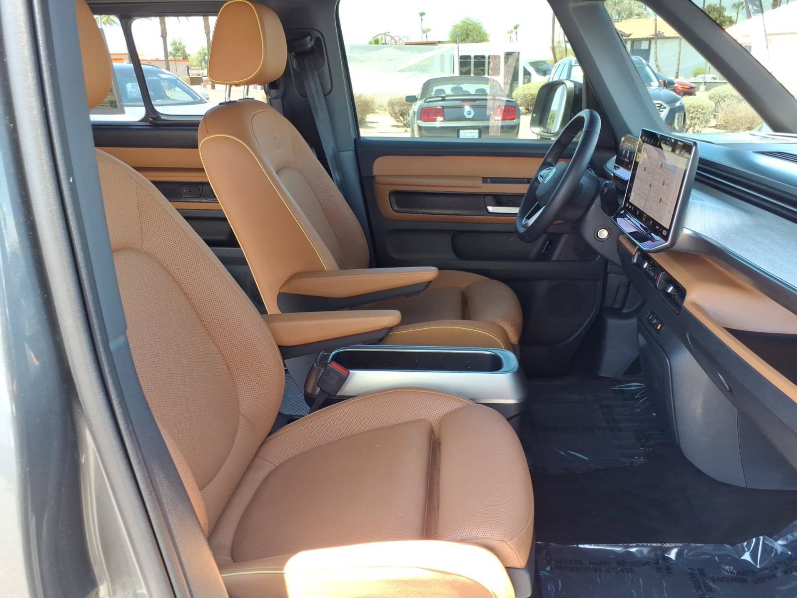 Certified 2025 Volkswagen ID. Buzz Pro S RWD image 12