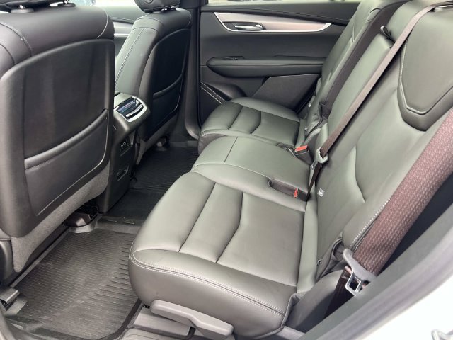 Certified 2024 Cadillac XT6 Luxury w/ LPO, Floor Liner Package AWD/4WD image 12