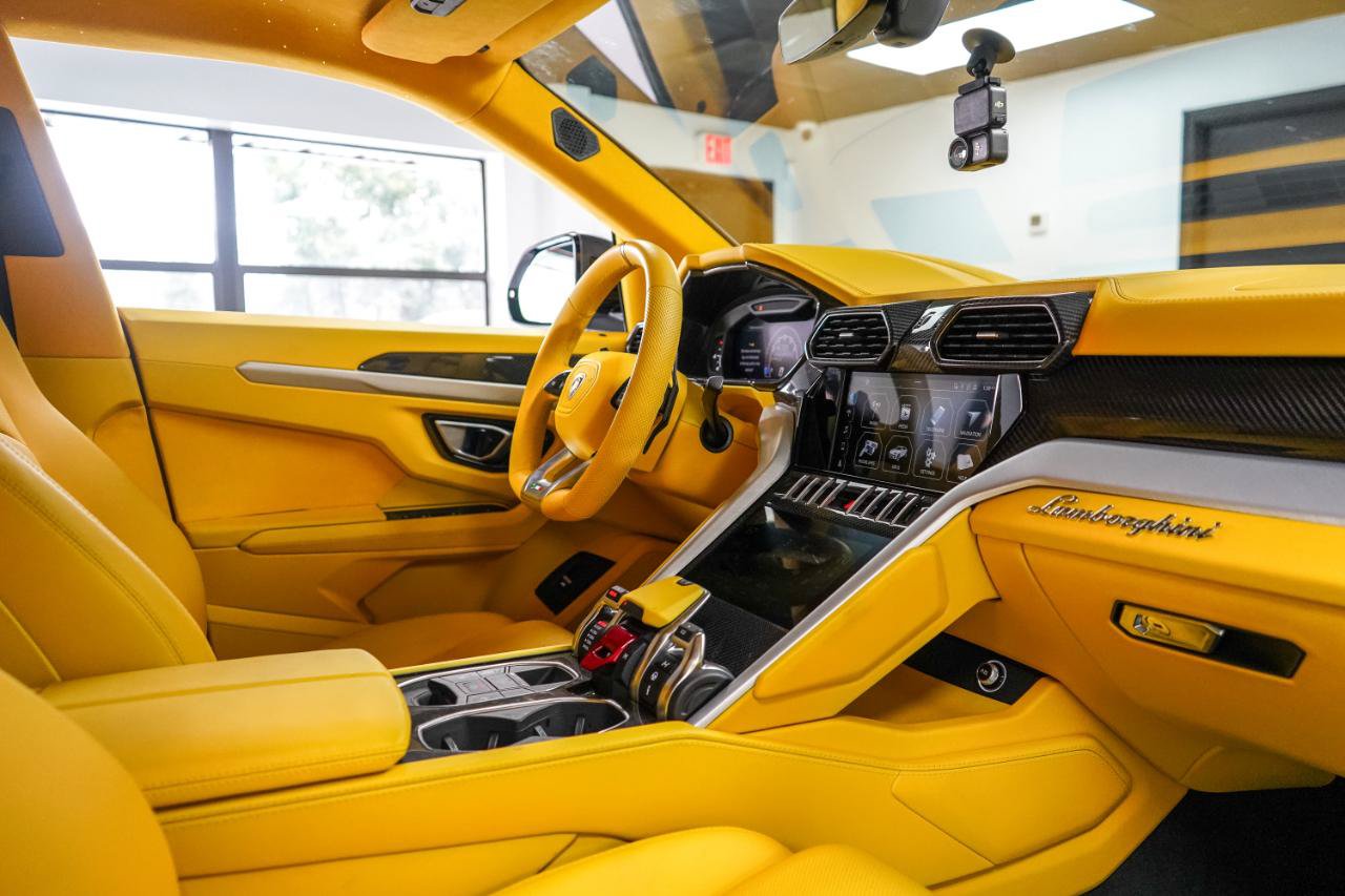 Used 2021 Lamborghini Urus AWD/4WD image 16