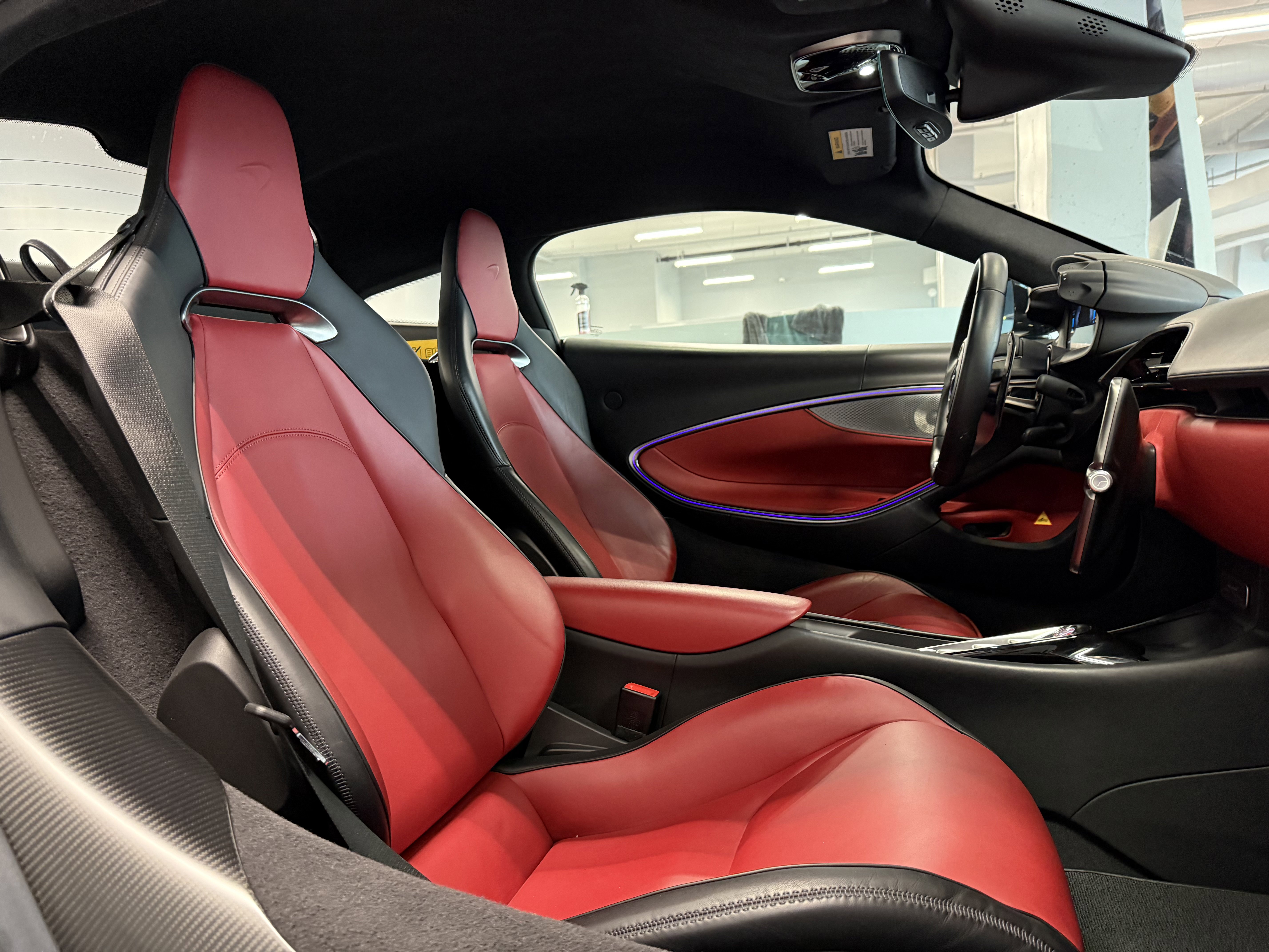 Used 2023 McLaren Artura image 20