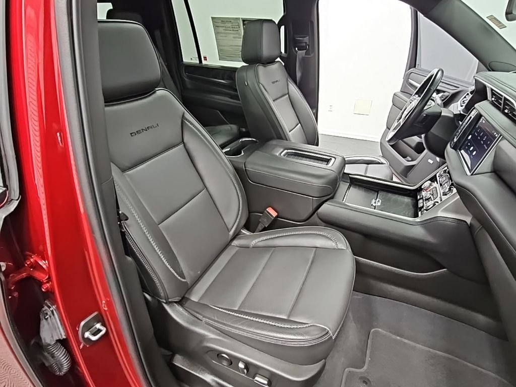 Used 2022 GMC Yukon XL Denali image 46