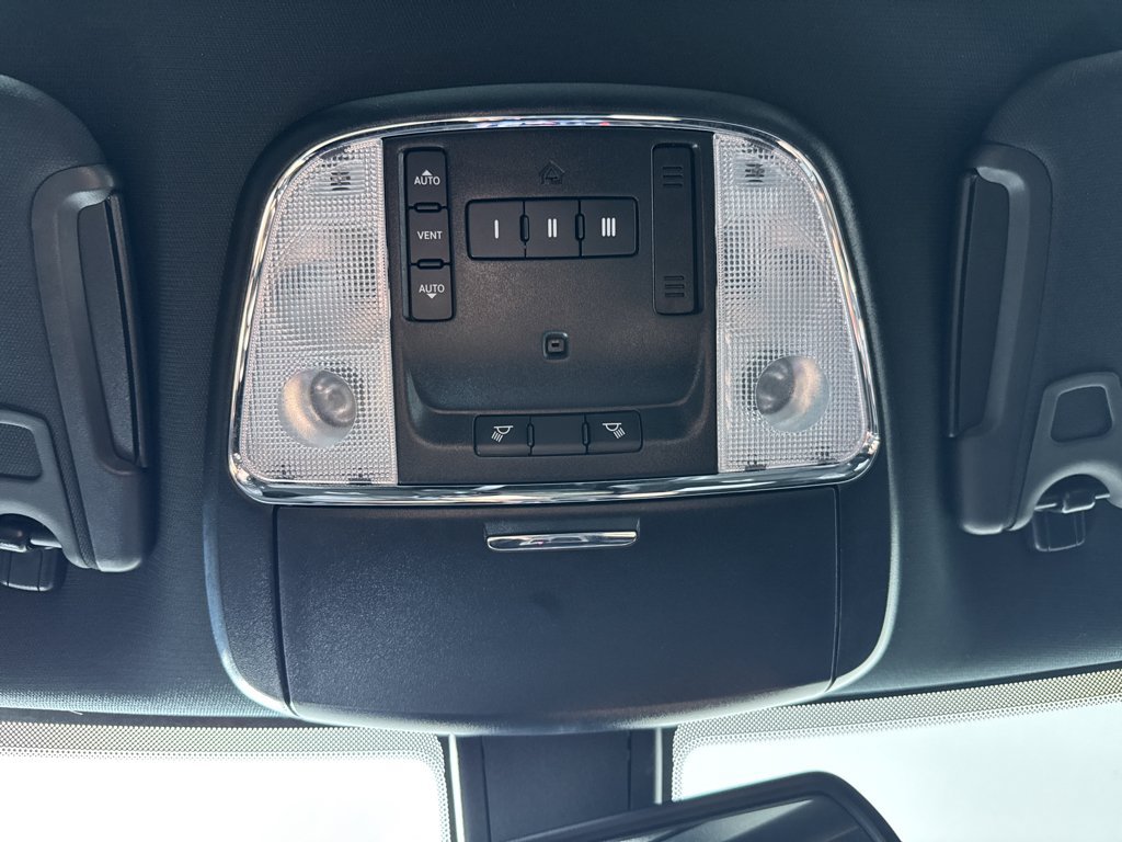 Used 2020 Dodge Charger Scat Pack RWD image 33