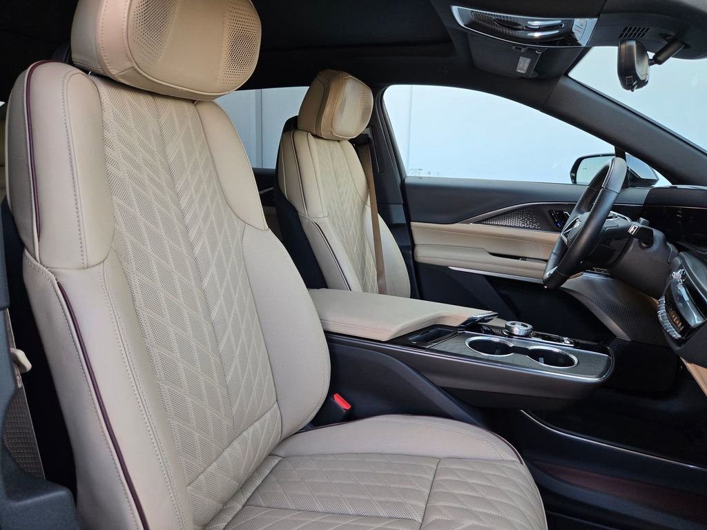 Certified 2024 Cadillac Lyriq Luxury w/ Nappa Leather Package image 30
